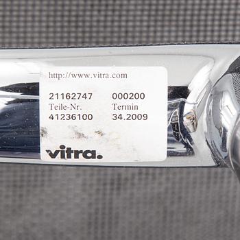 Charles & Ray Eames, karmstol, "EA108", Vitra, 2009.