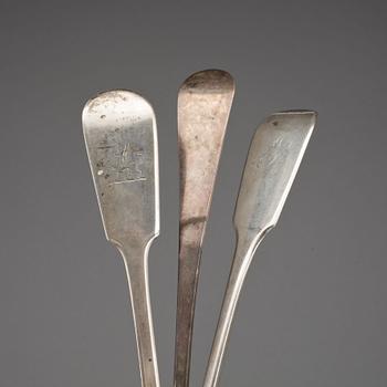 RAGUSKEDAR, 3 st, silver, Chester resp London 1800-talets första hälft. Tot ca 400 gram.