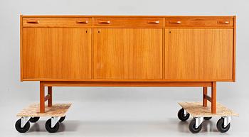 SIDEBOARD, 1900-talets mitt.
