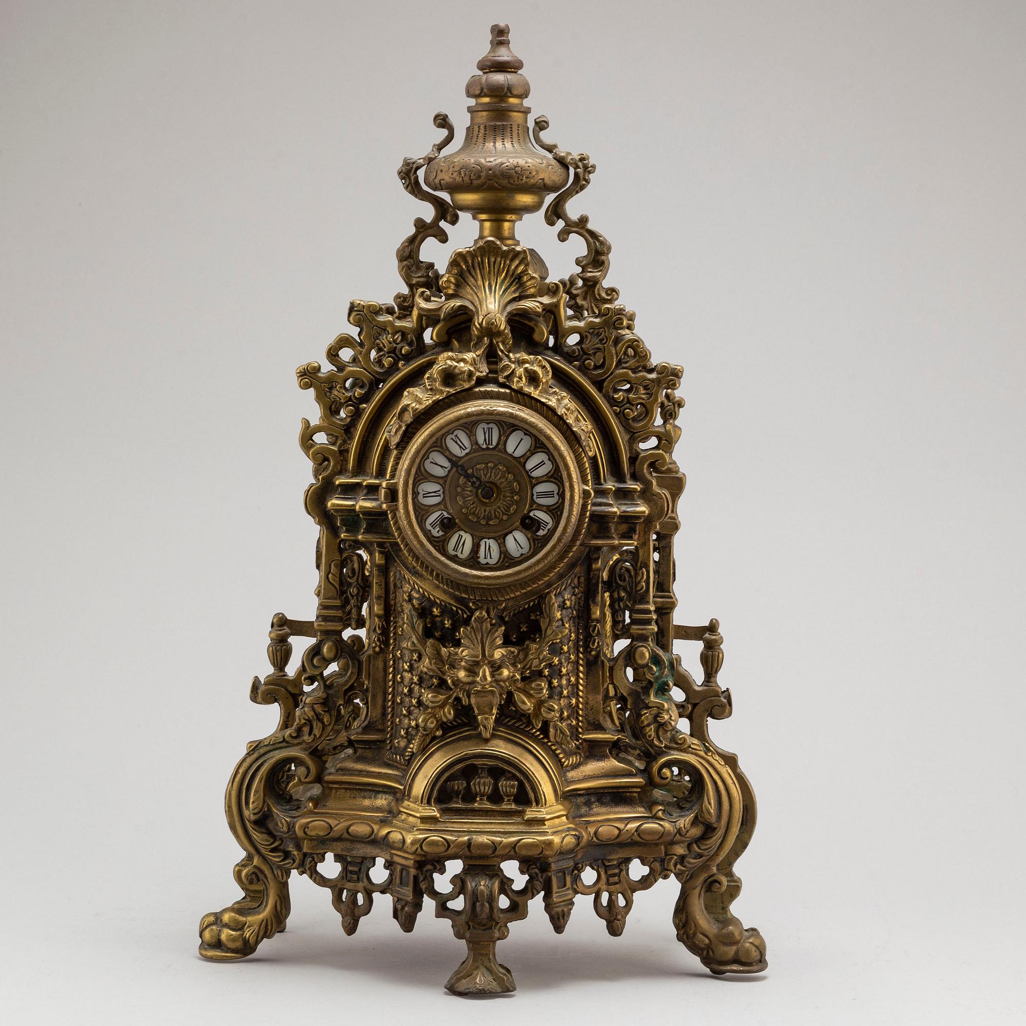 A second half of the 20th century table clock.