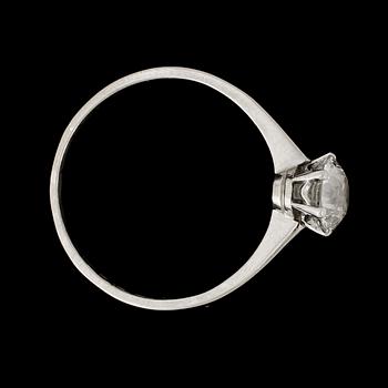 RING, 18K vitguld med gammalslipad diamant, Diam diamant ca 6,42 mm. W.A Bolin, Stockholm, troligen 1944.