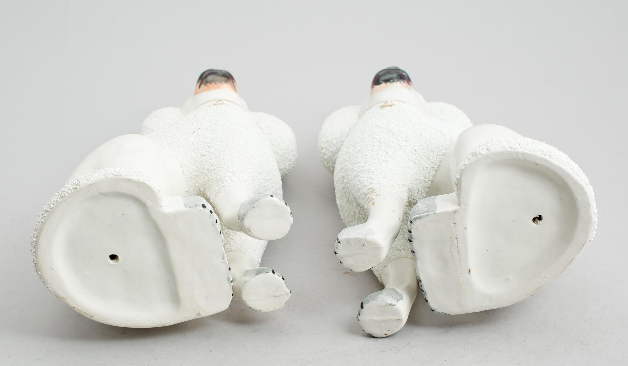 FIGURER, 1 par, porslin, England, 1900-talets första hälft.