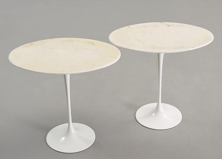 A pair of Eero Saarinen 'Tulip' marble top side tables, Knoll International.