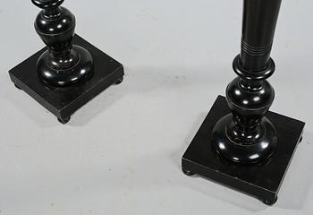 PIEDESTALER, ett par, 1900-tal.