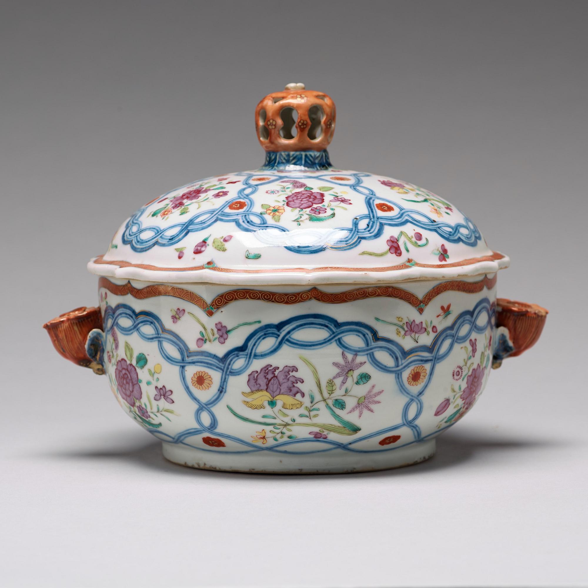 A famille rose tureen with cover, Qing dynasty, Qianlong (1736-95).