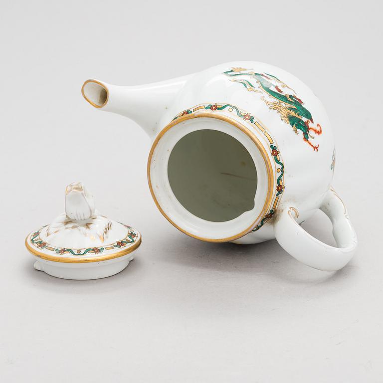 A ca 23-piece Dragon decorated coffee set, Arabia Finland 1920s-30s.