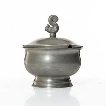 Firma Svenskt Tenn, Svenskt Tenn, a pewter sugar bowl with lid, Stockholm 1925, model A 37, signed Estrid Erikson.
