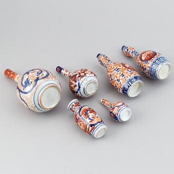 Eight imari objects, Japan, Meiji and 20th century.