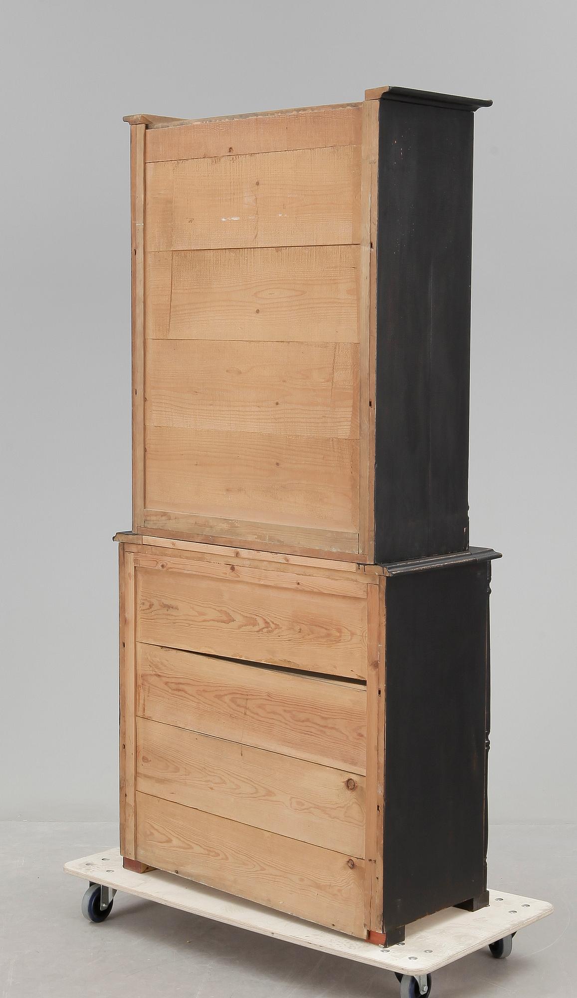 BOKSKÅP, nyrenässans, 1800-talets senare del.