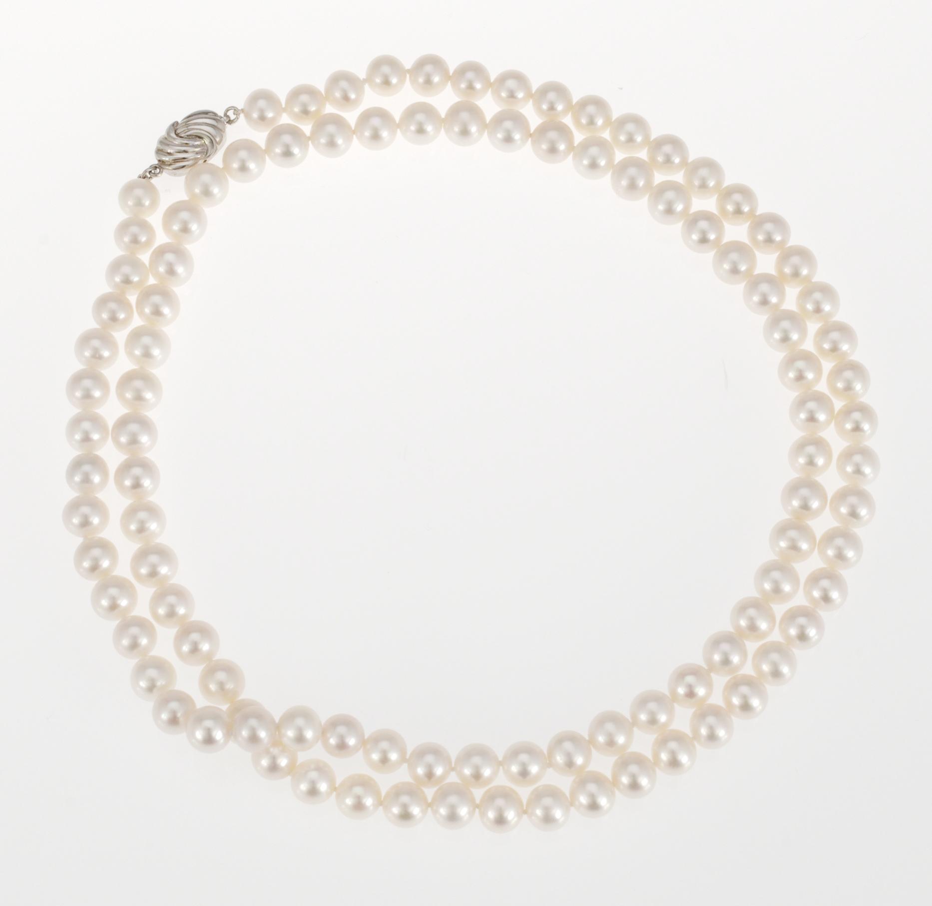 NECKLACE, cultured fresh water pearls.