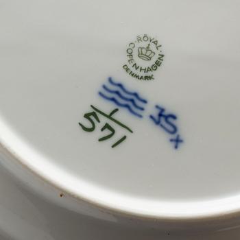 A Royal Copenhagen 'Musselmalet' part dinner service, 70 pieces.