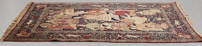 Matta, antik Kirman Laver figural, ca 238-242 x 153-157 cm (samt en kortsida med 1 cm slätväv).