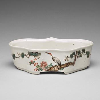 758. A Chinese flower pot, first half of 20th Century.