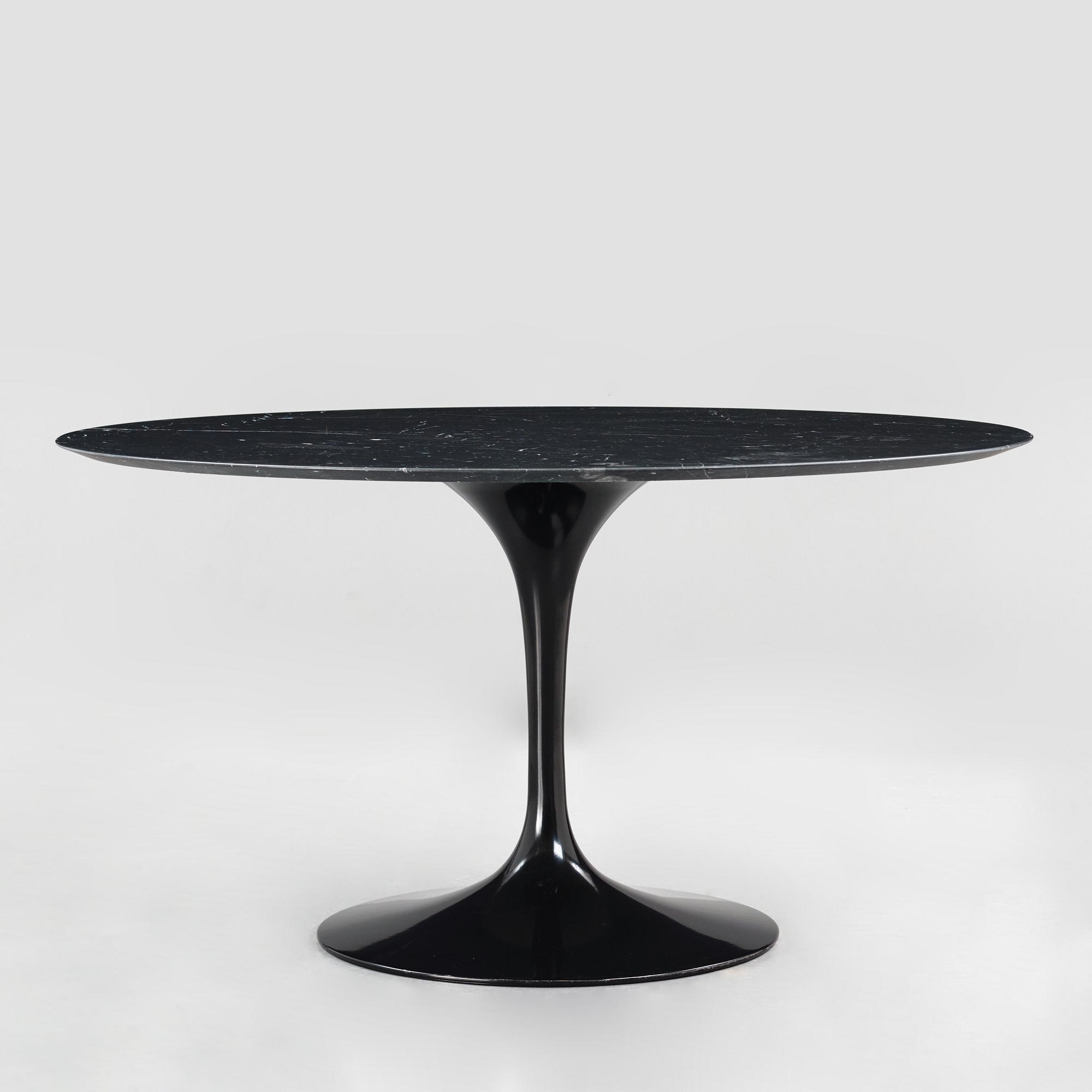 Eero Saarinen, matbord, "Tulip", Knoll.