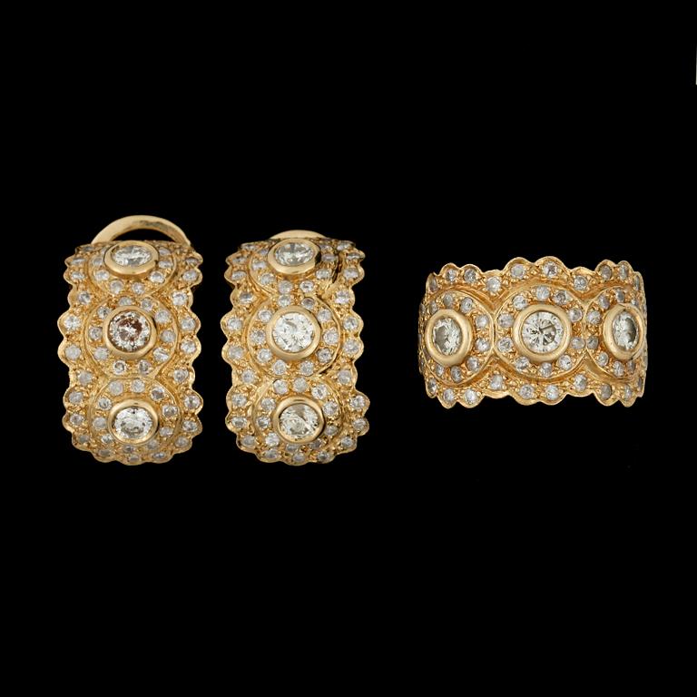 RING OCH ÖRHÄNGEN, ett par, 18k guld med briljantslipade diamanter tot ca3,00ct. totalvikt ca25g.