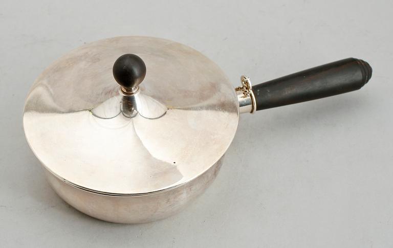 KAROTT MED LOCK, silver, GAB, Stockholm 1938. Vikt ca 432 g.