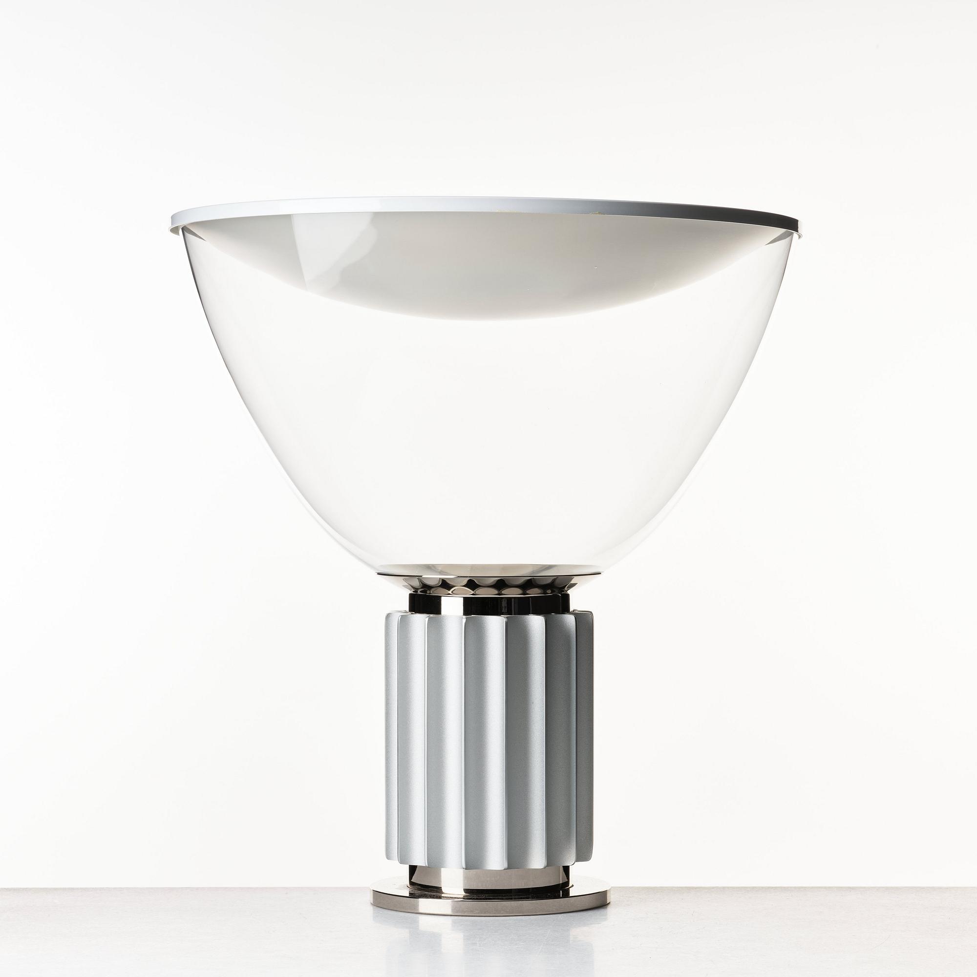 Achille Castiglioni, & Pier Giacomo Castiglioni, bordslampor 1 par, "Taccia", Flos, Italien efter 1962.