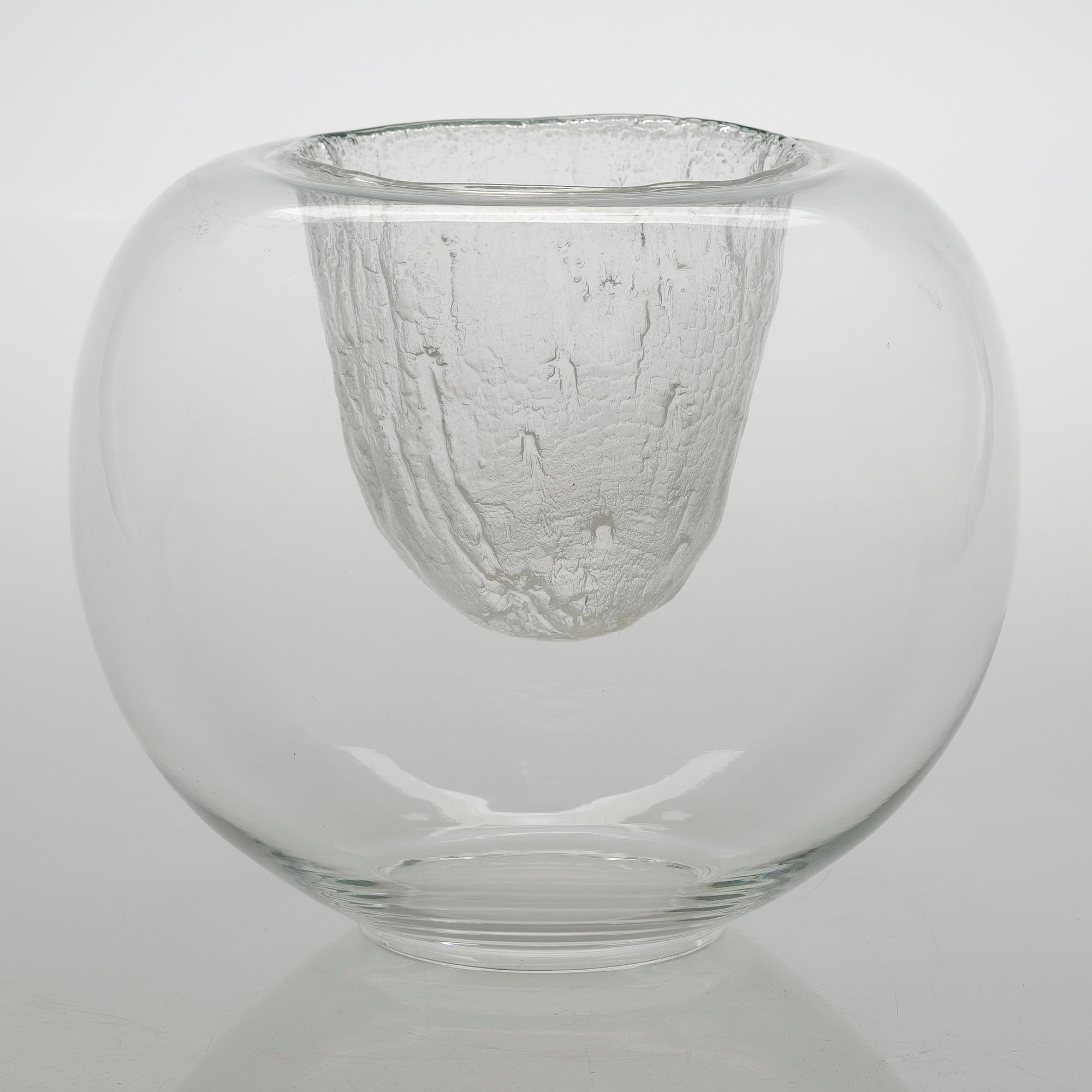 Timo Sarpaneva, konstglas, ur serien Finlandia, signerad Timo Sarpaneva 3374. Iittala formgiven 1969.
