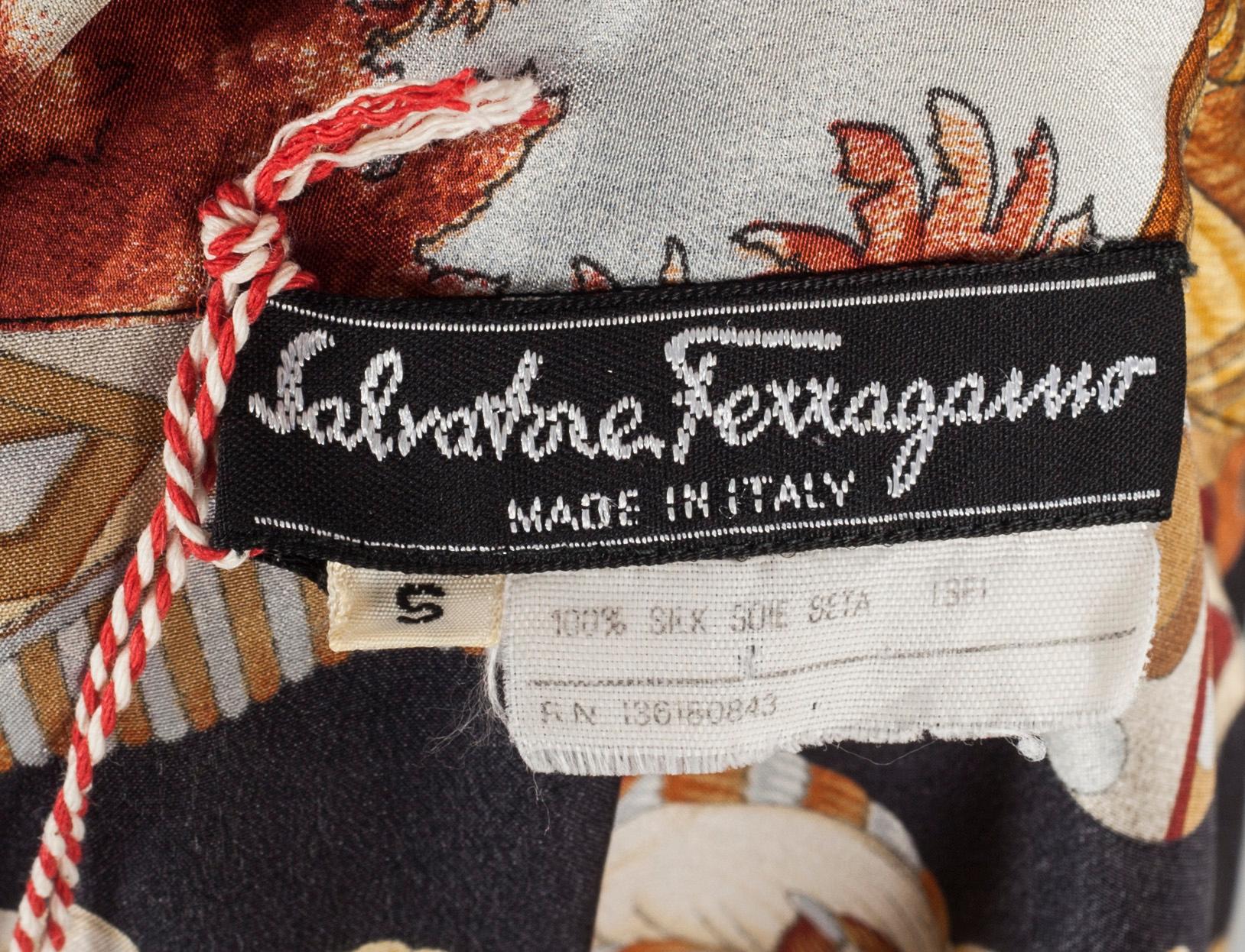 JACKA samt BLUS. Salvatore Ferragamo.