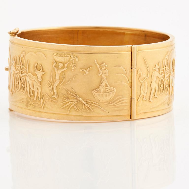 A bangle.