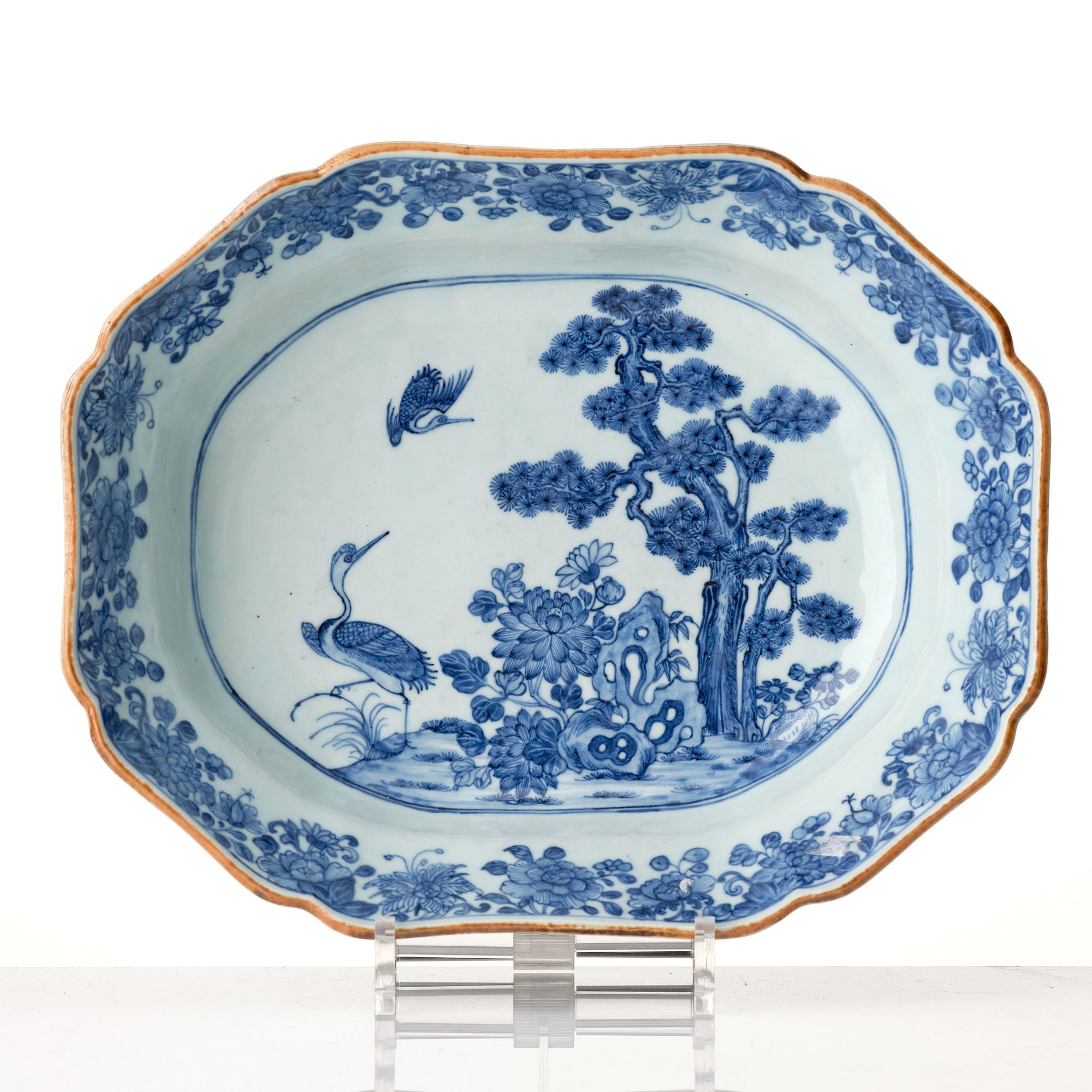 Saladierer, ett par, kompaniporslin. Qingdynastin, Qianlong (1736-95).