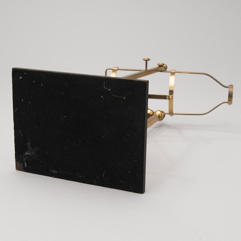 Mechanical wine decanting cradle, 20th century.