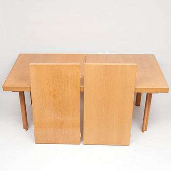 Alvar Aalto, A TABLE.