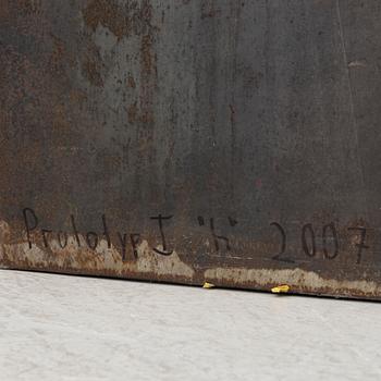 Gabriel Wiese, a chair.