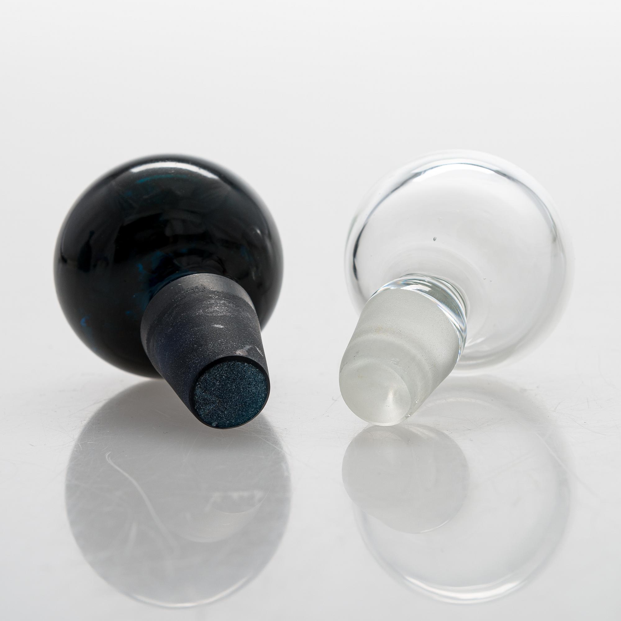 Nanny Still, two 1960s 'Flindari' decanters for Riihimäen Lasi, Finland.
