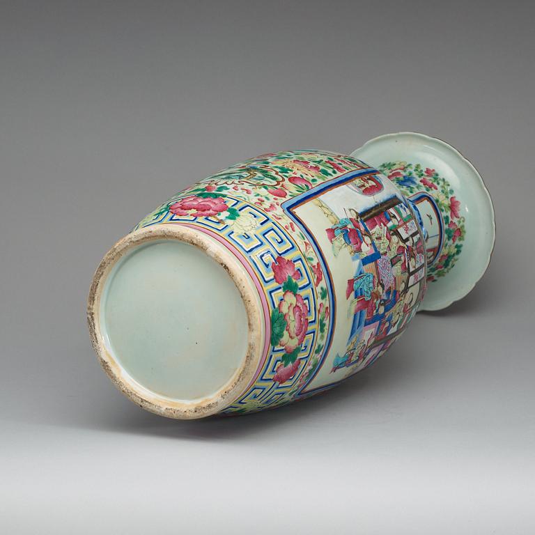 A famille rose vase, late Qing dynasty.