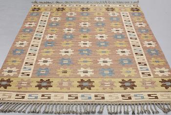 Märta Måås-Fjetterström, A CARPET, "Kryptans matta" ("Sipporna"), flat weave, ca 252,5 x 178,5 cm, signed AB MMF.