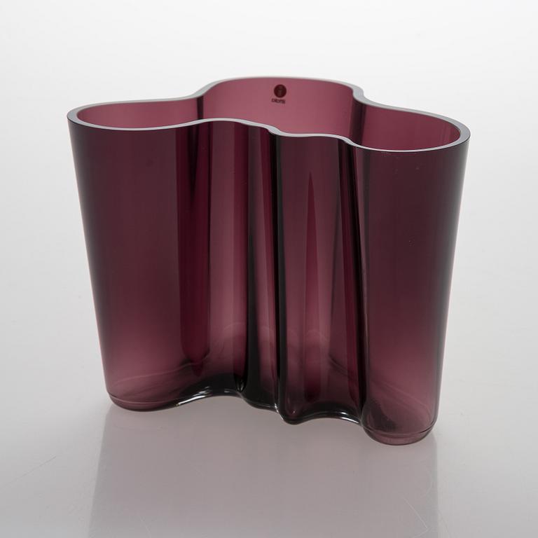 Alvar Aalto, maljakko, malli 3030, signeerattu Alvar Aalto. Iittala.