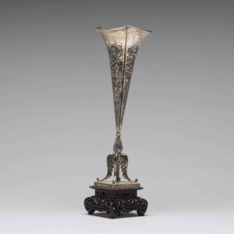 A Chinese silver vase, Shanghai, early 20th Century.