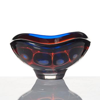 Sven Palmqvist, a 'ravenna' glass bowl, Orrefors 1954, no 672.