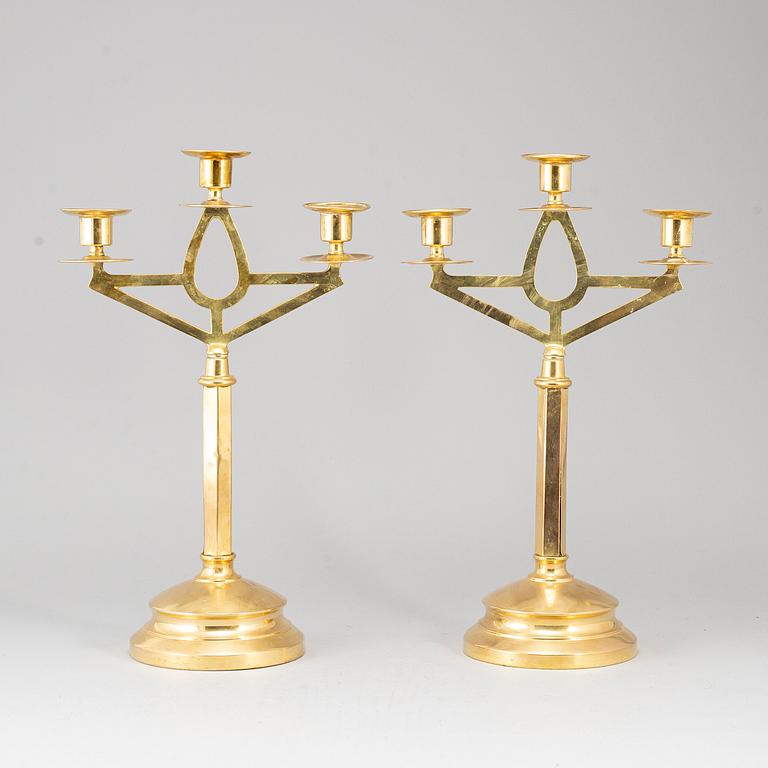 KANDELABRAR, ett par, mässing, jugend, 1900-talets början.