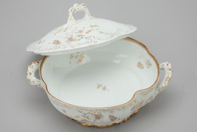 SERVIS, ca 132 delar, porslin, Rosenthal "Louis XIV", 1900-talets början.