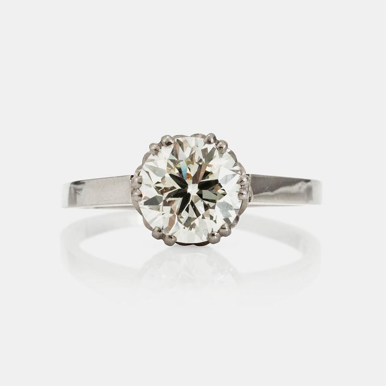 A circa 1.86 ct old-cut diamond ring. Quality circa M-N/SI1.