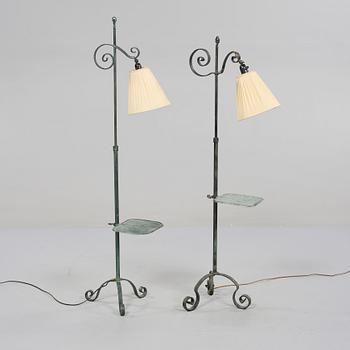 GOLVLAMPOR, ett par, 1900-talets mitt.