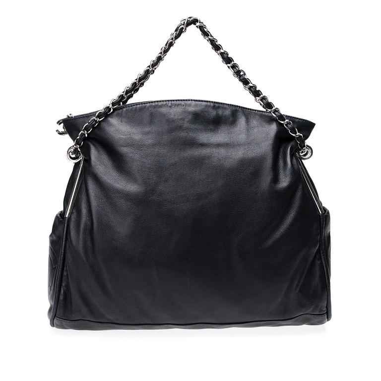 VÄSKA, "Large Ultimate Soft", Chanel.