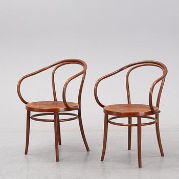 Thonet, 2 "Vienna" chairs, model 209, early 20th century.