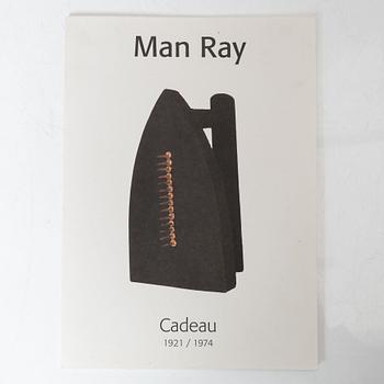 Man Ray, "Cadeau".