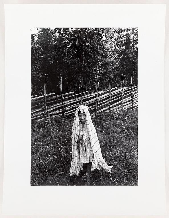 Portfolio with 10 photographs, numbered 66/110, Jubileumspärm Fotograficentrum.