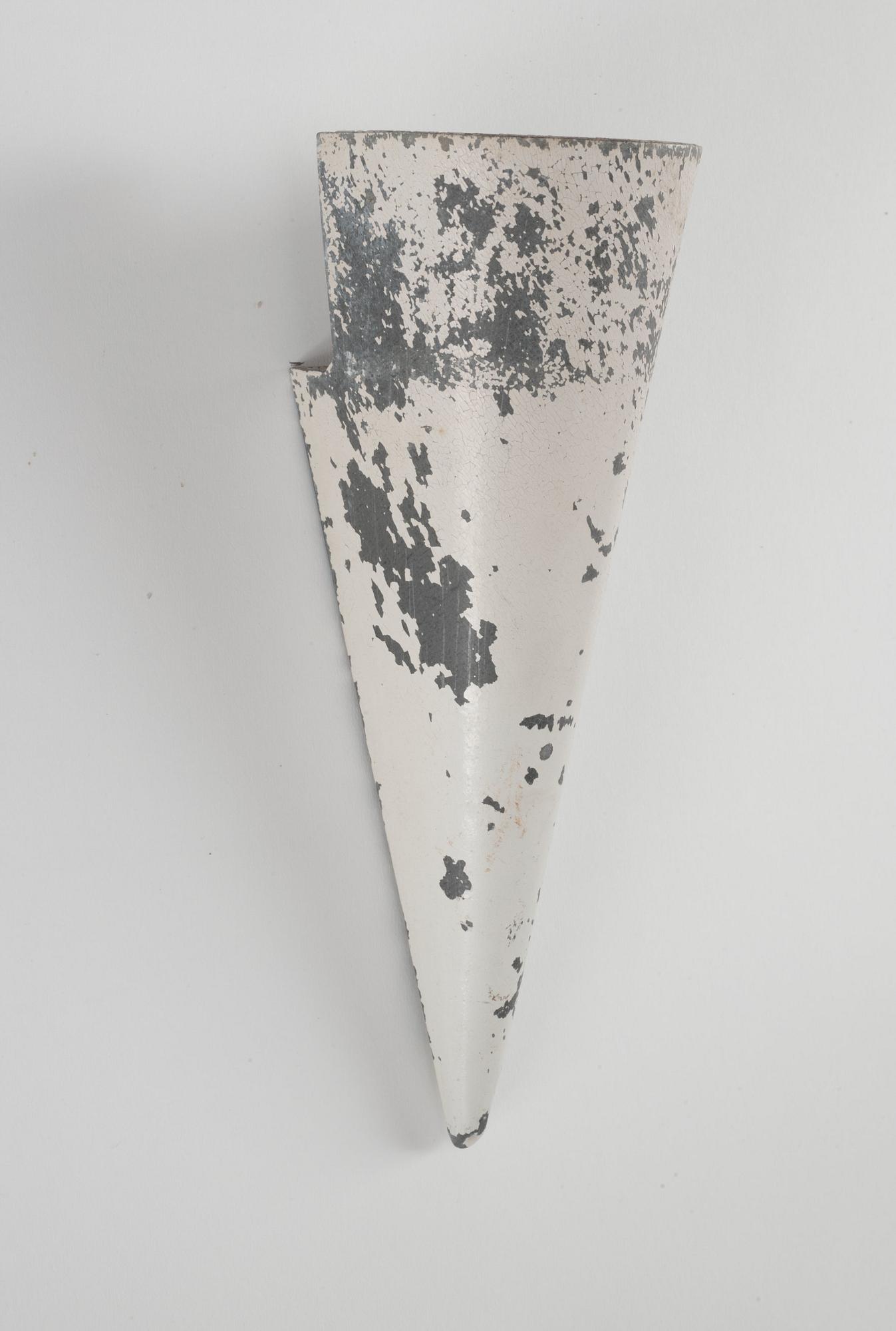 A set of 5+1 Alvar Aalto white lacquered metal wall lights for the Paimio Sanatorium, Taito Oy, Finland circa 1933.