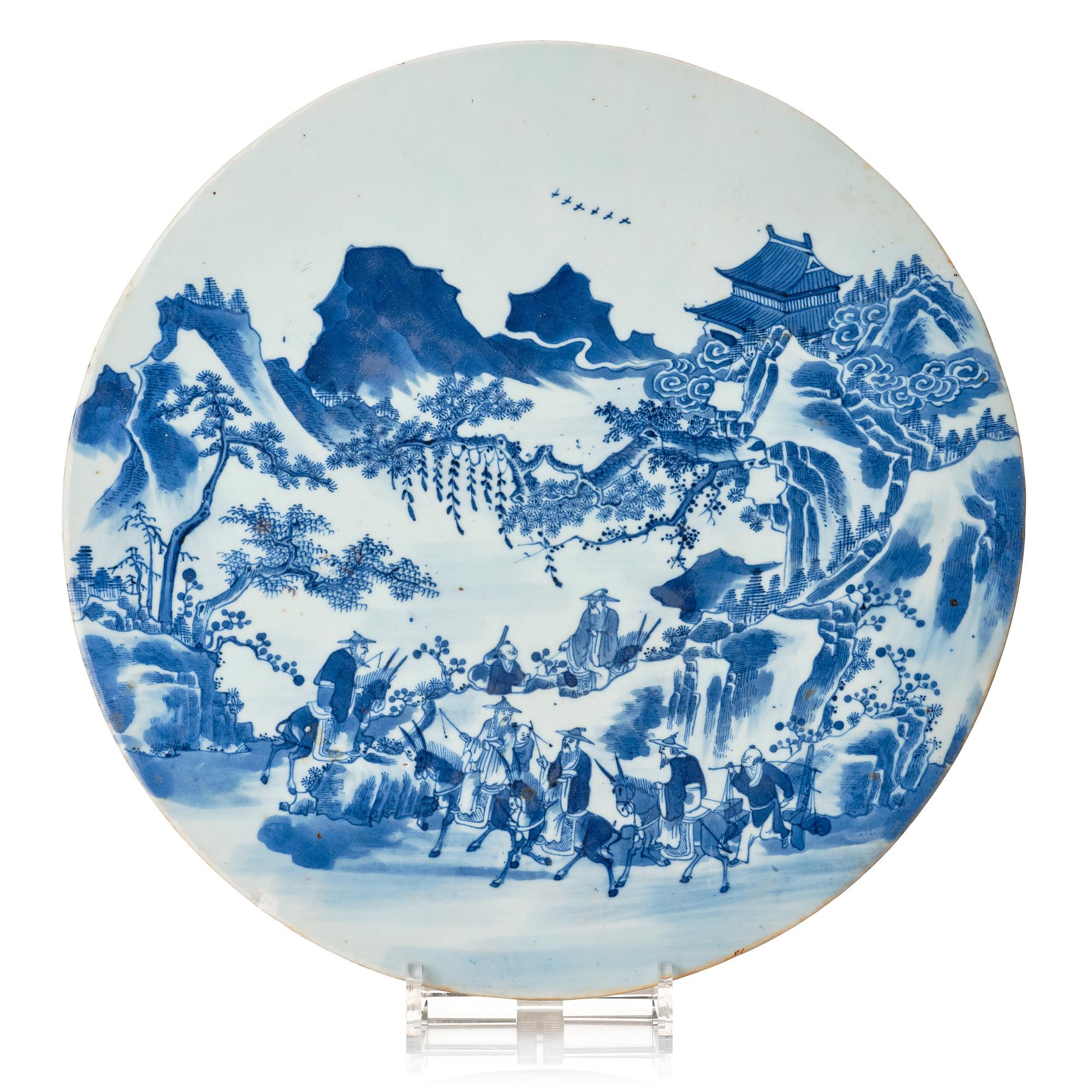 A round porcelain placque, Qing dynasty, 19th Century.