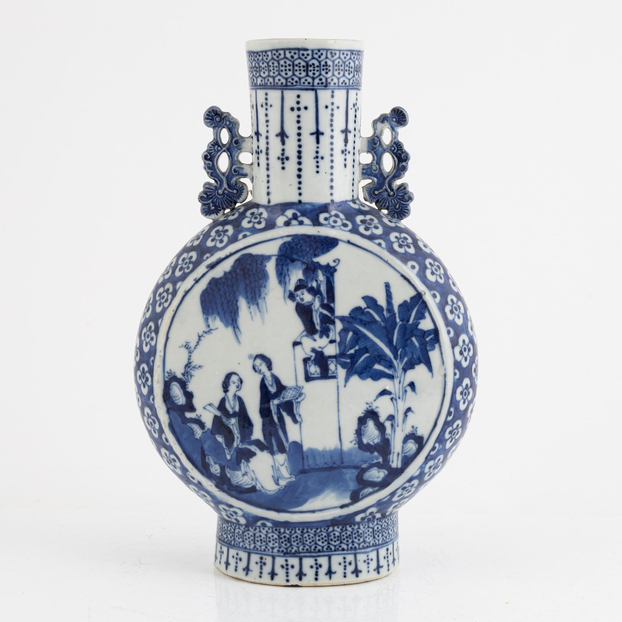 Pilgrimsflaska, porslin, Kina, Qingdynastin, sent 1800-tal.