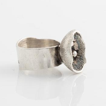 Bernd Janusch, ring, silver.