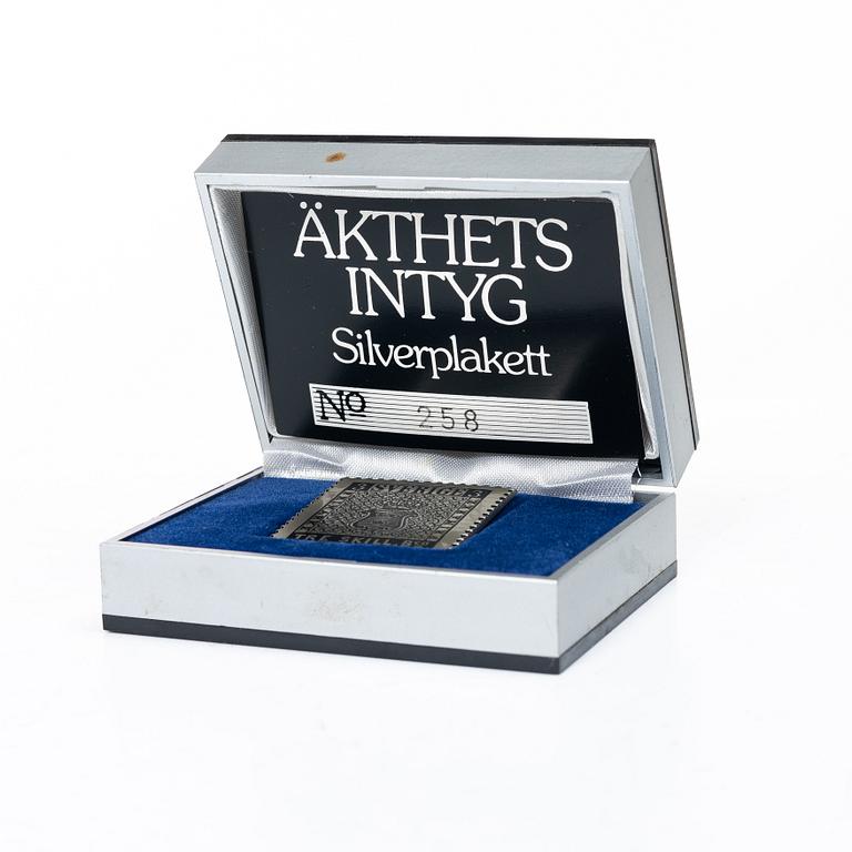 Frimärksplaketter, nio i silver samt en i brons, Guldfynd Plakett AB, bl a 1977.