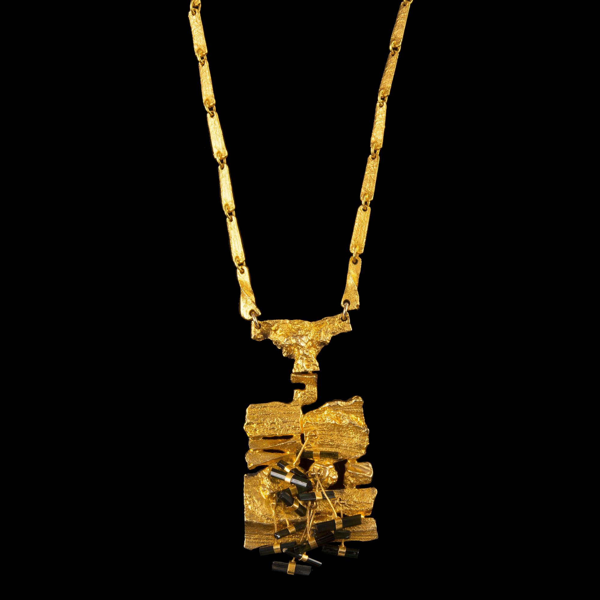 Björn Weckström, HÄNGSMYCKE, guld 18K, turmaliner, "Blomstrande mur", Lapponia 1971. Vikt 75,2 g.