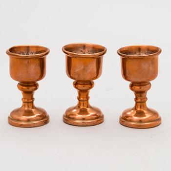 ÄGGKOKARE, med äggkoppar och bricka, koppar och tenn, 1800-talets slut.