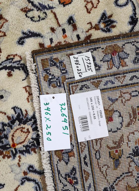 A Kashan carpet, c. 346 x 250 cm.